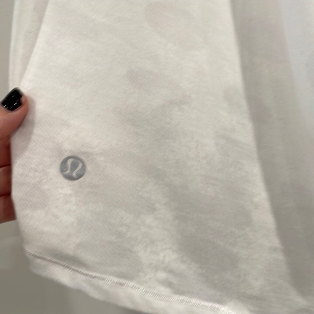 Lululemon High/Low Open Back 🥰 - Picture 8 of 13